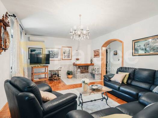 Einfamilienhaus zur Miete 1.800 € 3 Zimmer 151 m² Bakar 51222