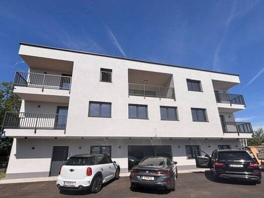 Bürofläche zur Miete 16 € 9 Zimmer 150 m² Bürofläche Innere Stadt Klagenfurt am Wörthersee 9020