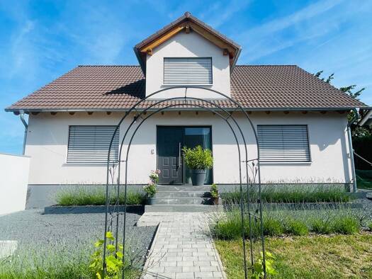 Einfamilienhaus zum Kauf provisionsfrei 599.000 € 5 Zimmer 144 m² 631 m² Grundstück frei ab sofort Hirschlanden Rosenberg 74749