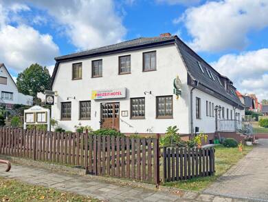 Hotel zum Kauf 999.000 € 12 Zimmer 300 m² Gastrofläche 1.495 m² Grundstück Fürstenberg/Havel Fürstenberg/Havel 16798