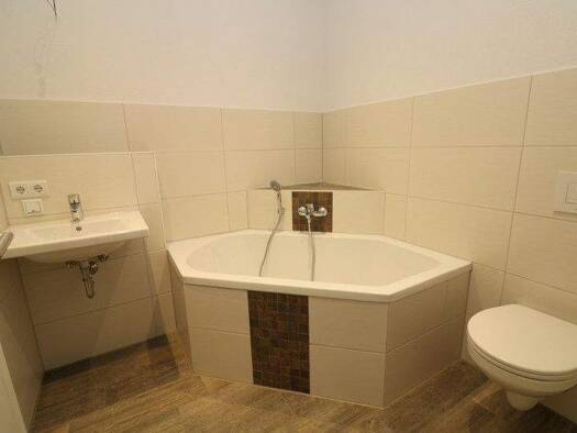 Wohnung zur Miete 719 € 4 Zimmer 94,6 m² 5. Geschoss Johanna-Römer-Straße 5 Freiberg 09599