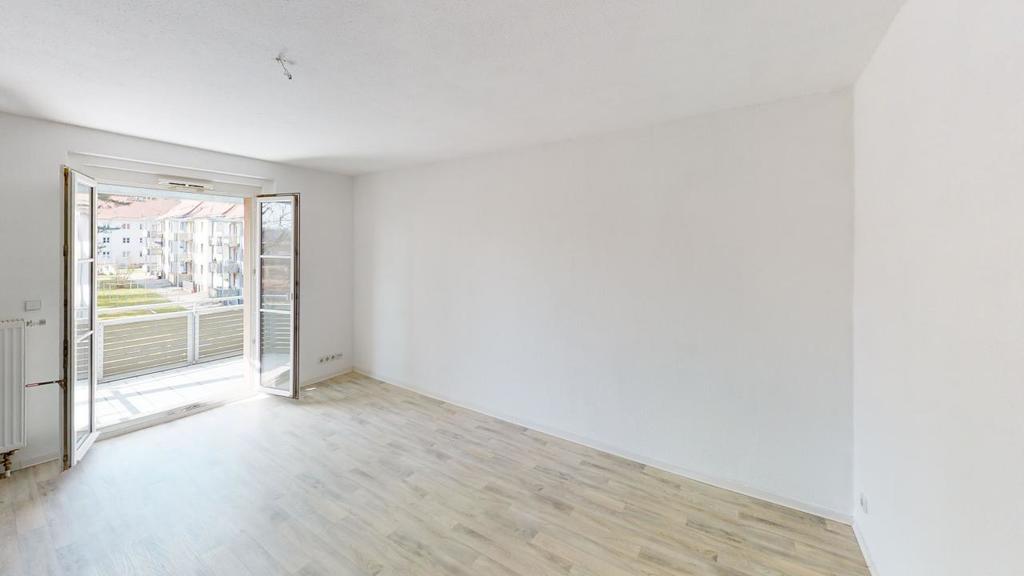 Wohnung zur Miete 250 € 1 Zimmer 42 m²<br/>Wohnfläche 2.<br/>Geschoss P.-Mitterhofer-Str. 5 Schönau 831 Chemnitz 09116