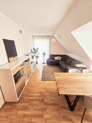 Wohnung zur Miete 805 € 3 Zimmer 76,6 m² Geschoss 2/2 frei ab 01.08.2025 Großschwarzenlohe Wendelstein 90530