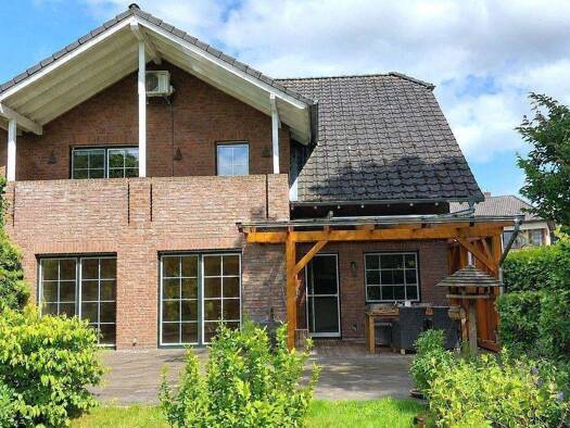 Doppelhaushälfte zum Kauf 329.000 € 5 Zimmer 221 m² 1.210 m² Grundstück frei ab sofort Grauen Neuenkirchen 29643