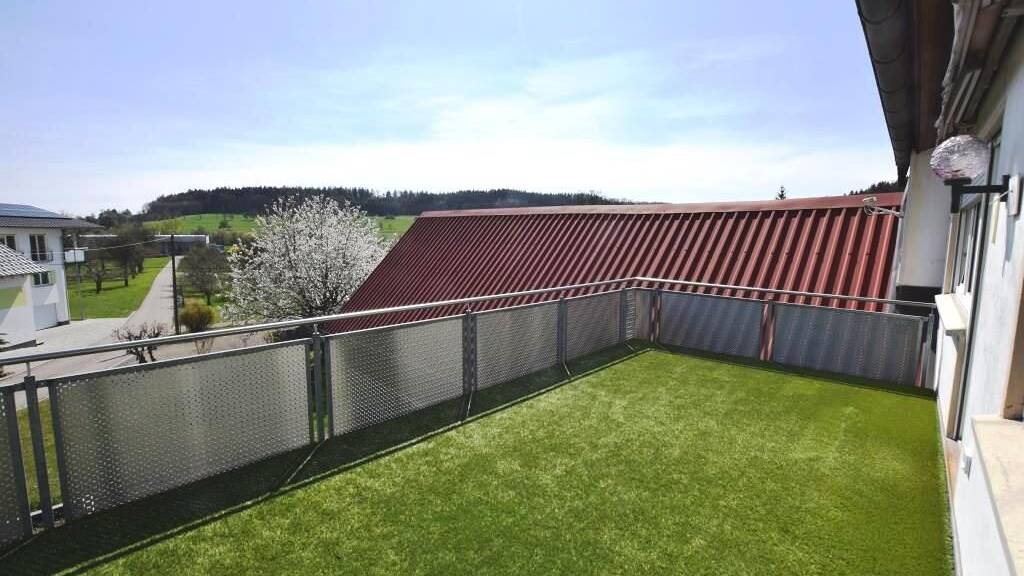 Haus zum Kauf 479.000 € 9 Zimmer 212 m² 999 m² Grundstück frei ab sofort Heudorf Eigeltingen 78253