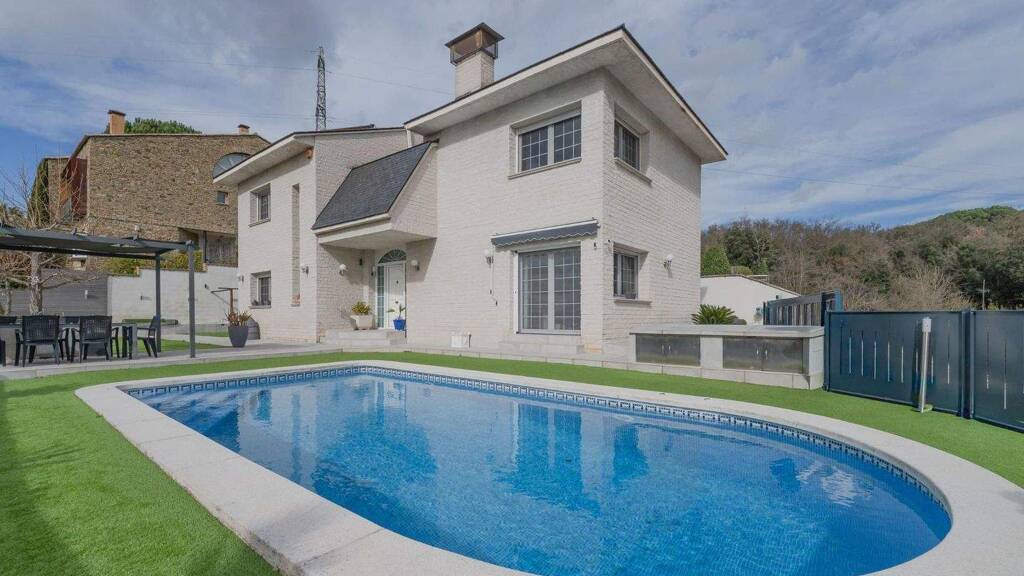 Villa zum Kauf 1.150.000 € 4 Zimmer 317 m² 600 m² Grundstück Girona 17003