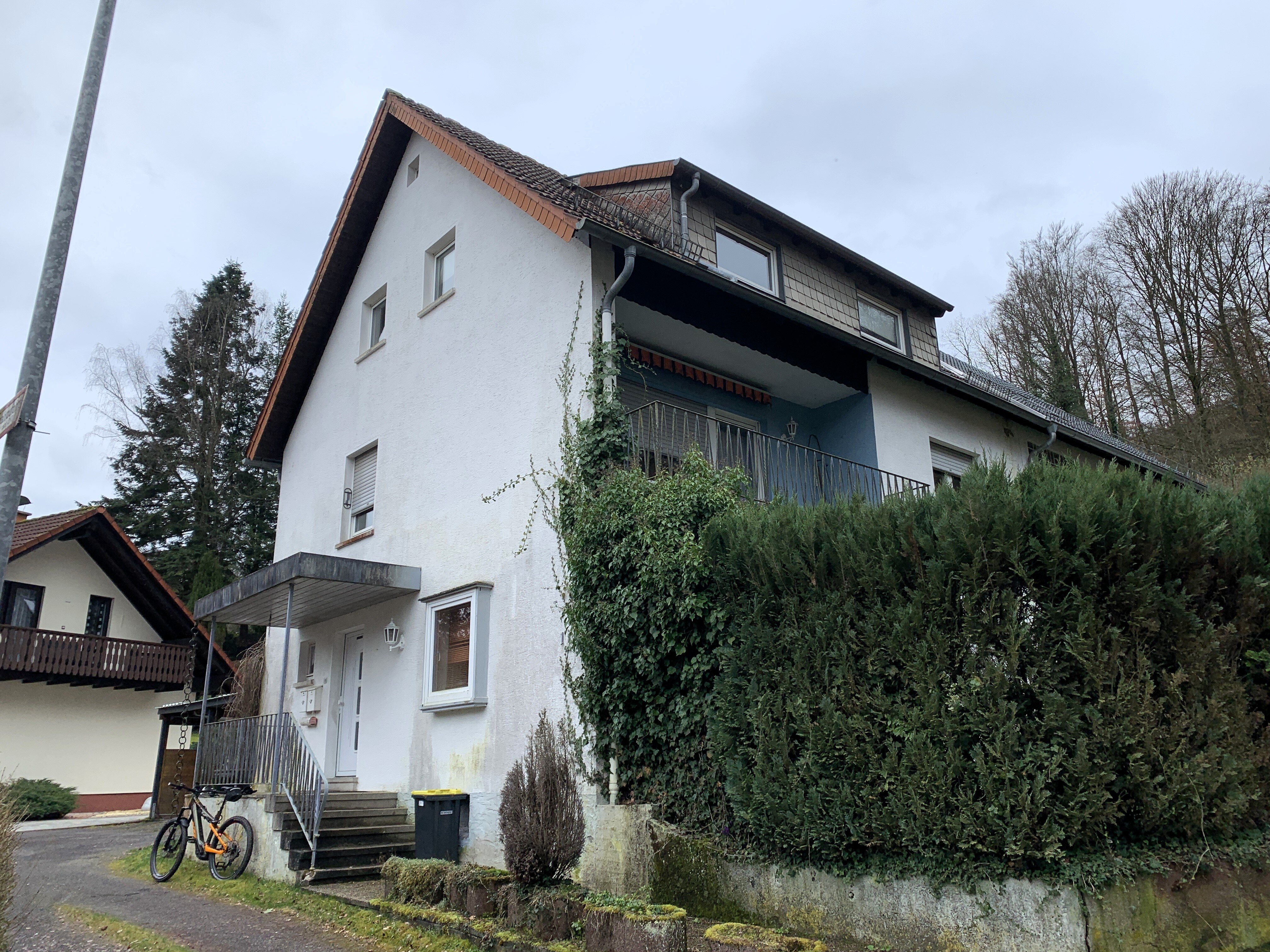 Mehrfamilienhaus zum Kauf 95.000 € 6 Zimmer 174 m²<br/>Wohnfläche 308 m²<br/>Grundstück ab sofort<br/>Verfügbarkeit In der Litzelbach 1 Niedersimten Pirmasens 66955