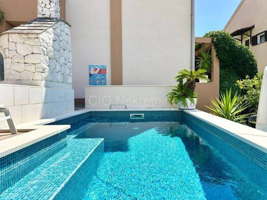 Haus zum Kauf 1.250.000 € 15 Zimmer 360 m² Okrug Donji