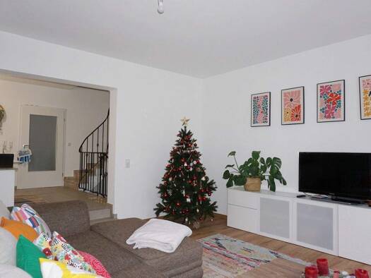 Doppelhaushälfte zur Miete 1.490 € 6 Zimmer 139 m² 305 m² Grundstück frei ab 01.02.2026 Kleinwallstadt 63839