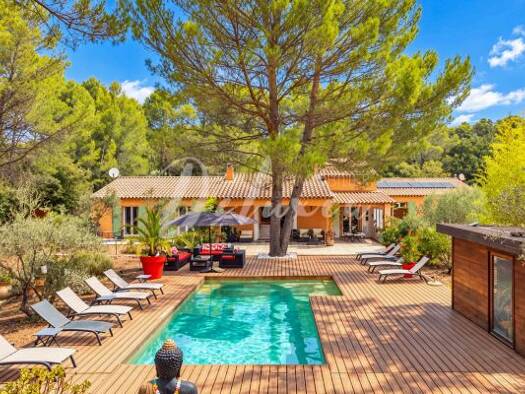 Einfamilienhaus zum Kauf 1.260.000 € 8 Zimmer 250 m² 4.400 m² Grundstück Place Georges Clemenceau 12 b La Ville Lorgues 83510