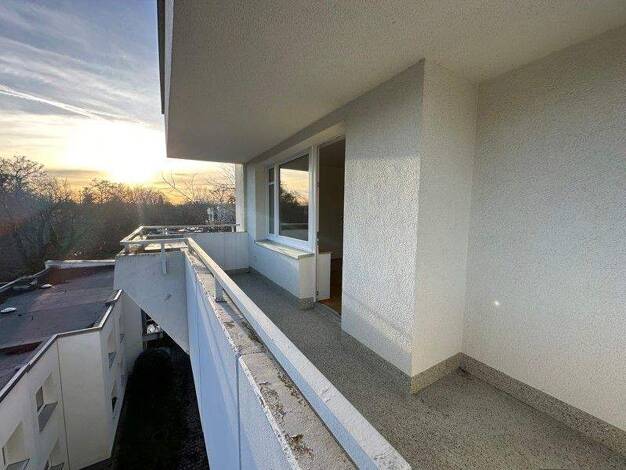 Wohnung zur Miete 1.393 € 4,5 Zimmer 109,7 m² 3. Geschoss frei ab 08.02.2026 Am Schloßpark 36 Gauting 82131