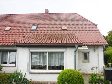 Doppelhaushälfte zum Kauf 90.000 € 6 Zimmer 143 m² 1.055 m² Grundstück Kleverhof Altkalen / Kleverhof 17179