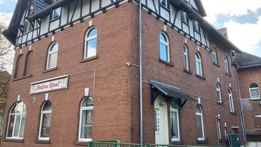 Haus zum Kauf 199.000 € 10 Zimmer 390 m² 435 m² Grundstück Naumburg 06618