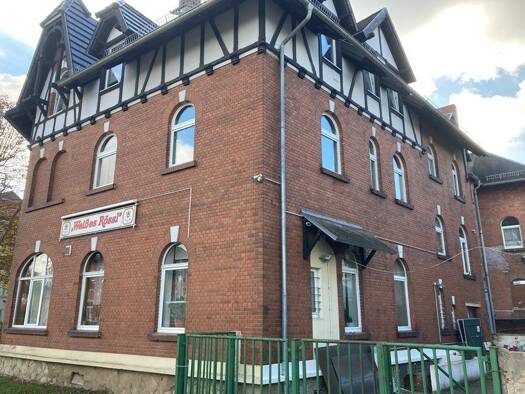 Haus zum Kauf 199.000 € 10 Zimmer 390 m² 435 m² Grundstück Naumburg Naumburg (Saale) 06618