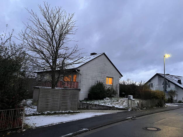 Einfamilienhaus zum Kauf provisionsfrei 449.000 € 7 Zimmer 122,5 m² 800 m² Grundstück Seitzenhahn Taunusstein 65232