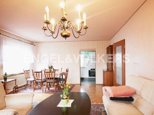 Mehrfamilienhaus zum Kauf 325.000 € 6 Zimmer 197 m² 517 m² Grundstück Hambach Dittelbrunn-Hambach 97456