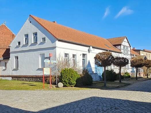 Bauernhaus zum Kauf 195.000 € 1 Zimmer 300 m² 3.957 m² Grundstück frei ab sofort Schleußer Dorfstraße Schleuß Tangerhütte 39517