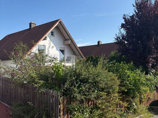 Einfamilienhaus zur Miete 1.300 € 5 Zimmer 128 m² 447 m² Grundstück frei ab 01.11.2026 Geisenhausen Geisenhausen 84144