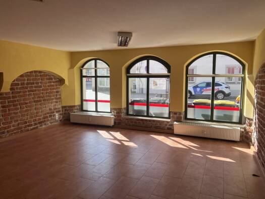 Verkaufsfläche zur Miete provisionsfrei 380 € 1 Zimmer 50,9 m² Verkaufsfläche teilbar ab 50,9 m² Meißen 01662