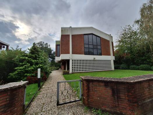 Haus zum Kauf 275.000 € 572 m² 1.284 m² Grundstück frei ab sofort Brake 26919