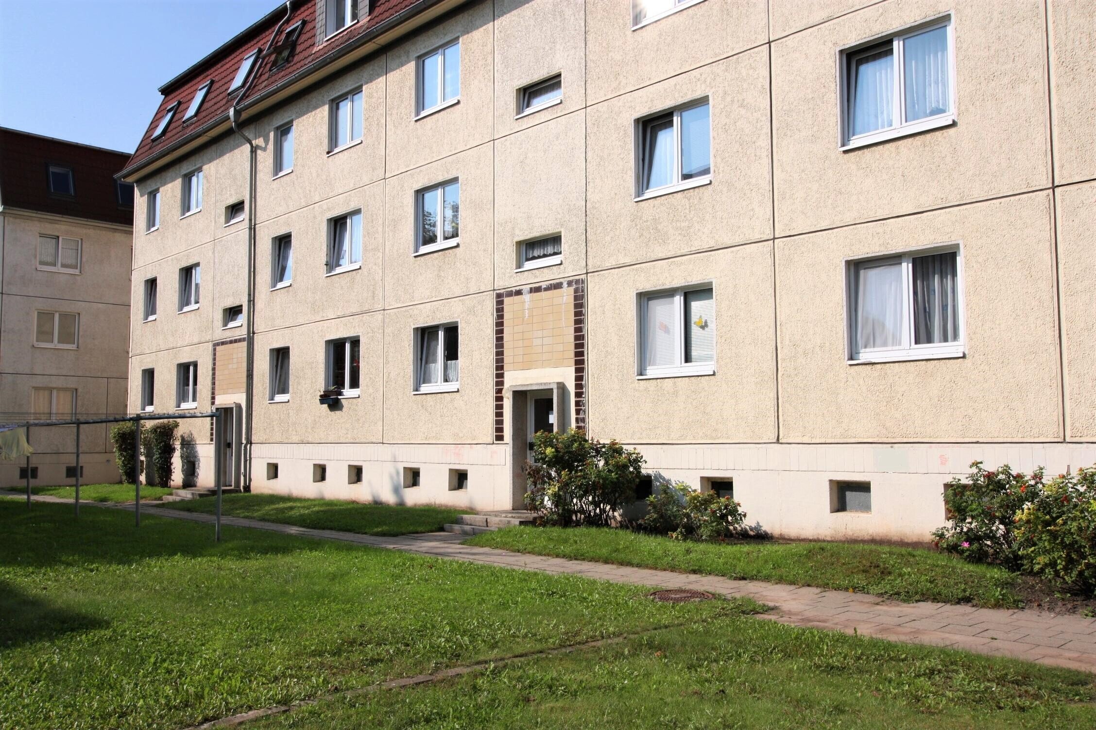 Wohnung zur Miete 293 € 2 Zimmer 60,2 m²<br/>Wohnfläche 1.<br/>Geschoss 01.03.2025<br/>Verfügbarkeit Pienestraße 16 Oschersleben Oschersleben 39387