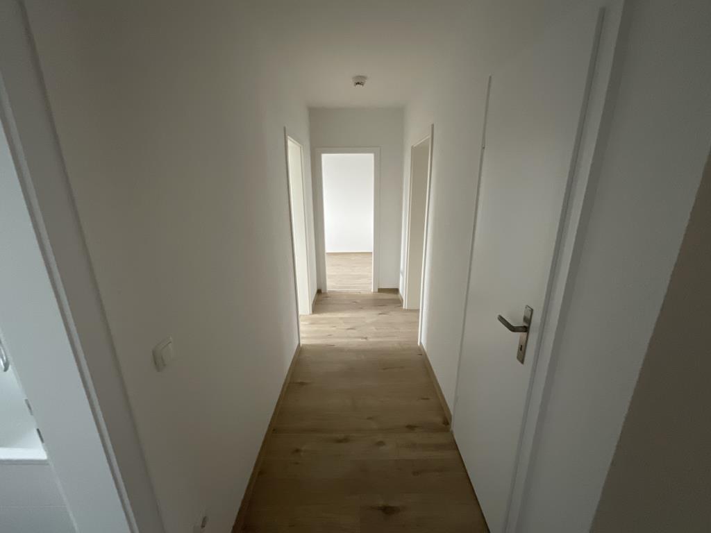 Wohnung zur Miete 509 € 3 Zimmer 66,2 m²<br/>Wohnfläche 2.<br/>Geschoss 01.01.2025<br/>Verfügbarkeit Arngaster Straße 31 Varel Varel 26316