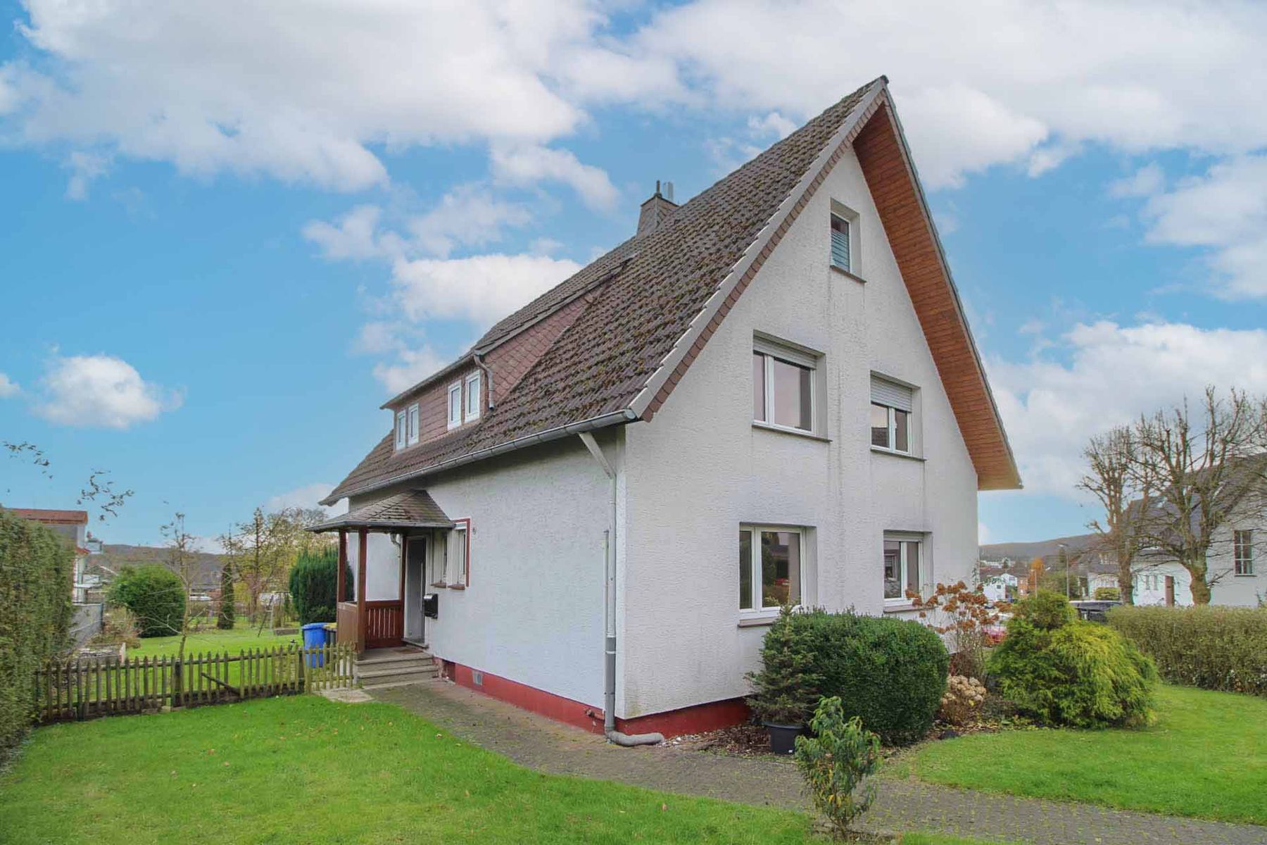 Mehrfamilienhaus zum Kauf als Kapitalanlage geeignet 220.000 € 7 Zimmer 180 m²<br/>Wohnfläche 1.001 m²<br/>Grundstück Bad Driburg Bad Driburg 33014