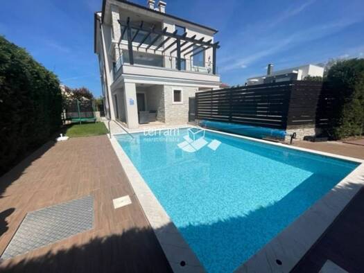 Haus zum Kauf 1.450.000 € 8 Zimmer 310 m² Fažana