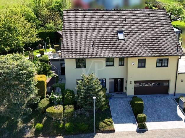 Einfamilienhaus zum Kauf 549.000 € 9 Zimmer 250 m² 1.015 m² Grundstück Lindelbach Wertheim 97877