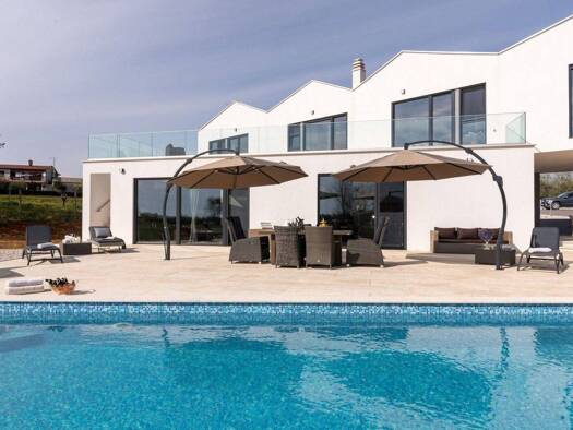 Villa zum Kauf 1.199.990 € 6 Zimmer 454 m² 6.271 m² Grundstück Poreč 52440