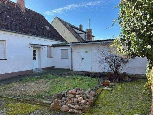 Einfamilienhaus zum Kauf 77.000 € 4 Zimmer 88,2 m² 300 m² Grundstück frei ab sofort Akener Straße 18 Steutz Zerbst/Anhalt 39264
