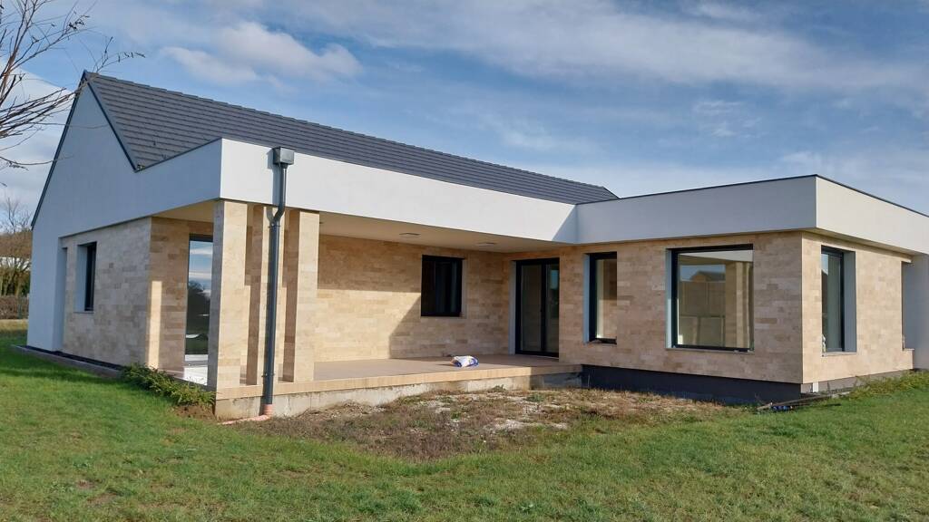 Haus zum Kauf provisionsfrei 565.000 € 4 Zimmer 166,6 m² 1.180 m² Grundstück frei ab sofort Gyenesdiás