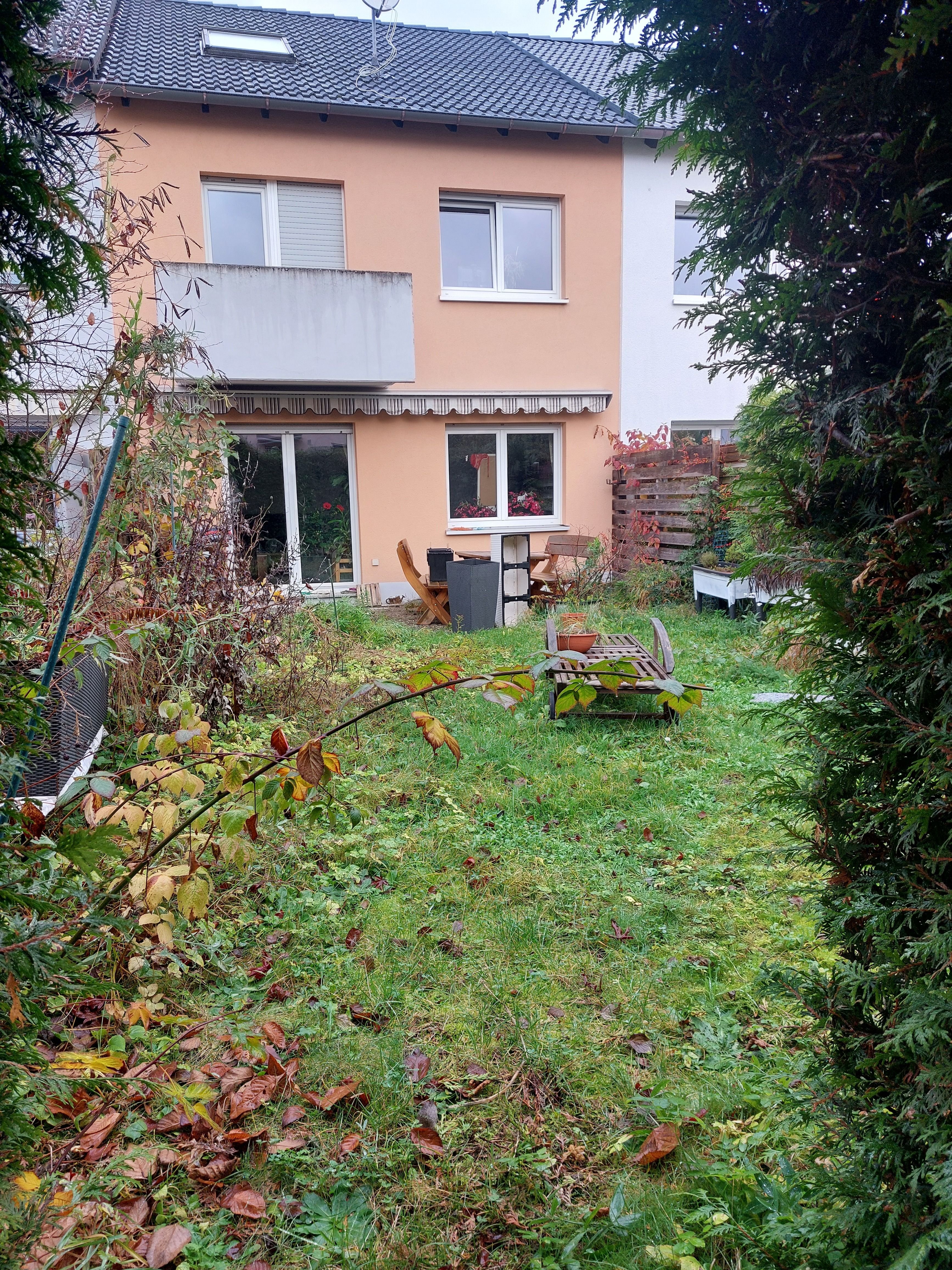 Reihenmittelhaus zum Kauf 365.000 € 5 Zimmer 120,4 m²<br/>Wohnfläche 301 m²<br/>Grundstück Brand Eckental 90542