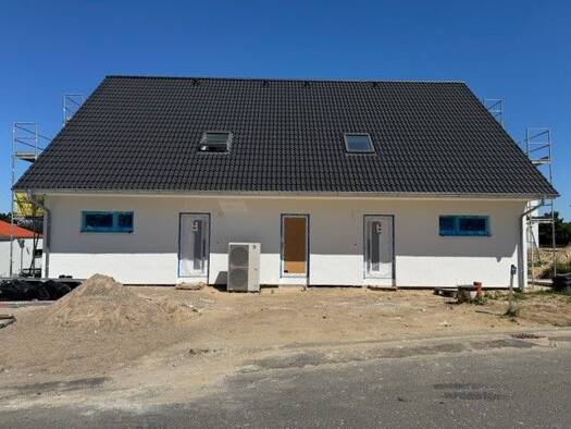 Doppelhaushälfte zur Miete - Erstbezug 1.590 € 4 Zimmer 121 m² 450 m² Grundstück frei ab sofort Rektor-Junge-Straße 11 Laage Laage 18299