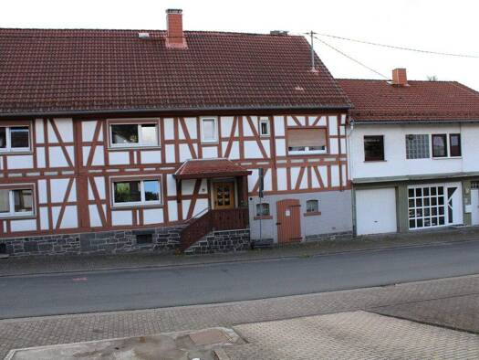 Doppelhaushälfte zum Kauf 260.000 € 12 Zimmer 323 m² 445 m² Grundstück Ulrichstein Ulrichstein / Bobenhausen 35327