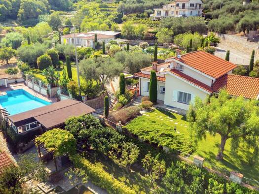Villa zum Kauf 1.650.000 € 7 Zimmer 300 m² 4.300 m² Grundstück Meerblick Imperia 18100