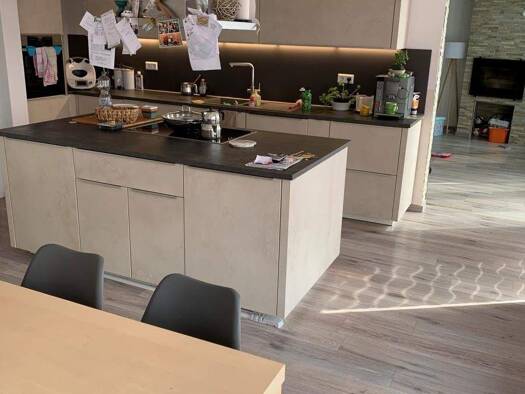 Einfamilienhaus zur Miete 2.200 € 8 Zimmer 195,2 m² 250 m² Grundstück frei ab 01.01.2026 Nebringen Gäufelden 71126