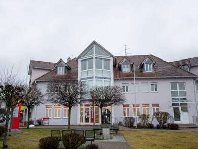 Wohn- und Geschäftshaus zum Kauf provisionsfrei als Kapitalanlage geeignet 241 m² Bahnhofstr. 24a Muhr Muhr am See 91735