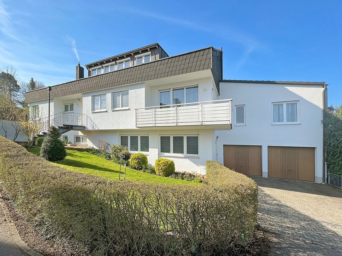 Villa zum Kauf 1.980.000 € 12 Zimmer 480 m²<br/>Wohnfläche 927 m²<br/>Grundstück Abtsberg Bamberg 96049