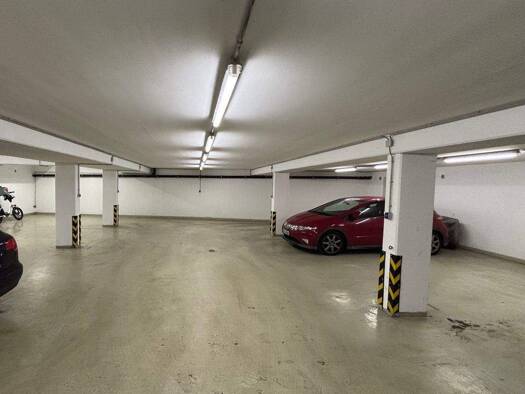 Außenstellplatz zur Miete provisionsfrei 119 € Bahrenfelder Chaussee 32 Bahrenfeld Hamburg 22761