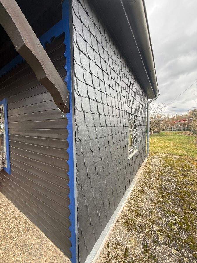 Immobilie in Hirzenhain - Charmante Ferienanlage auf 705 m² Grundstück - zwei Häuser, großer Garten, Kamin & viel Platz - Bild 2