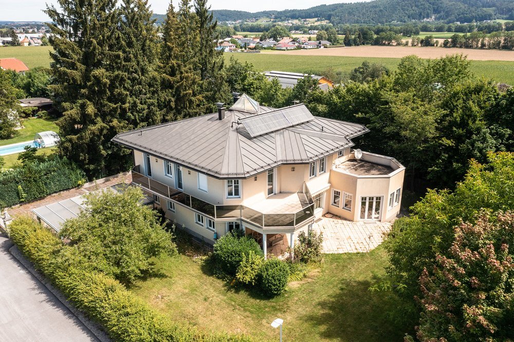 Villa zum Kauf 9 Zimmer 340 m²<br/>Wohnfläche 1.364 m²<br/>Grundstück Mattighofen 5230