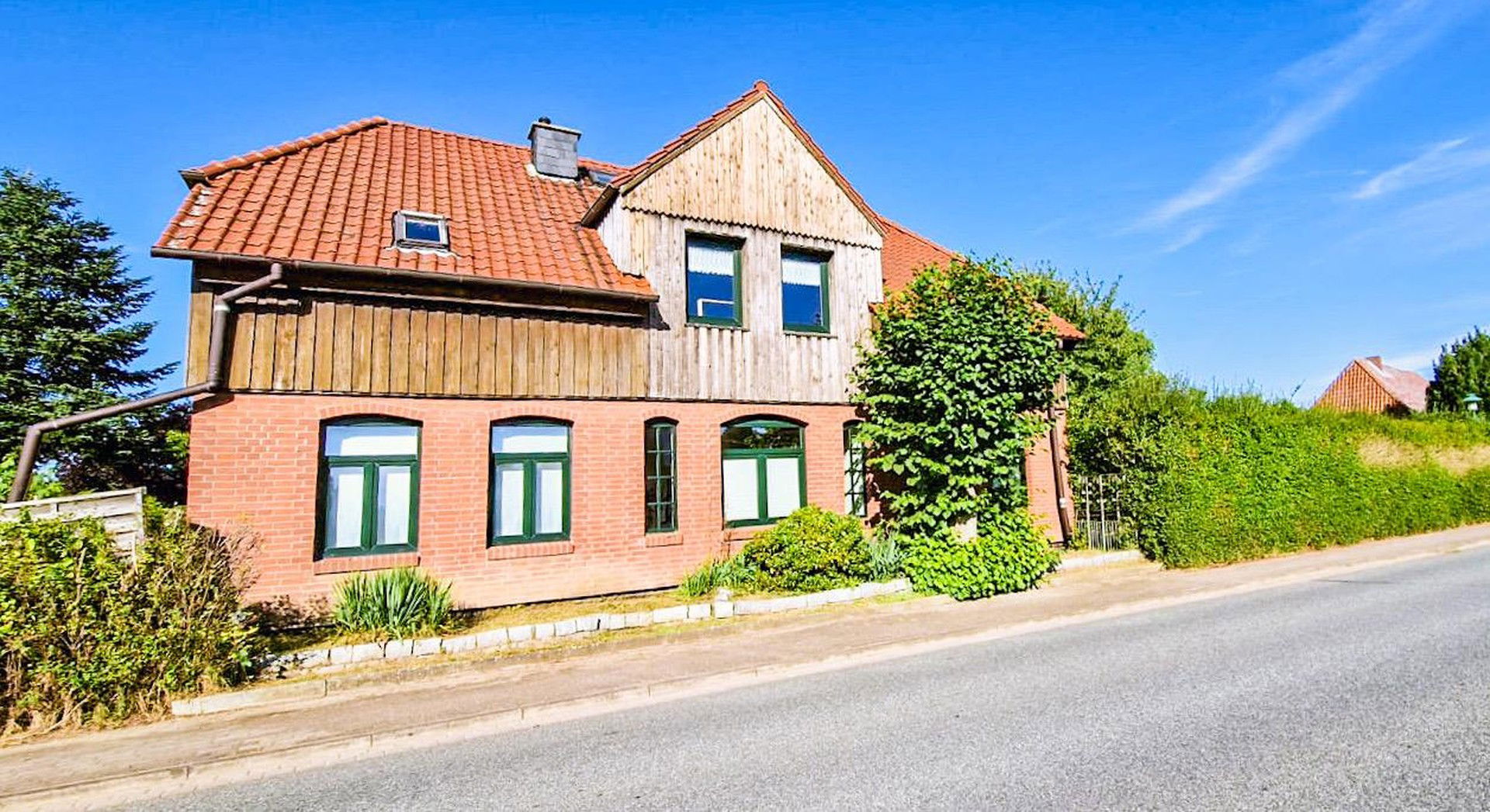 Einfamilienhaus zum Kauf provisionsfrei 210.000 € 8 Zimmer 220 m²<br/>Wohnfläche 934 m²<br/>Grundstück Neuhaus Amt Neuhaus 19273