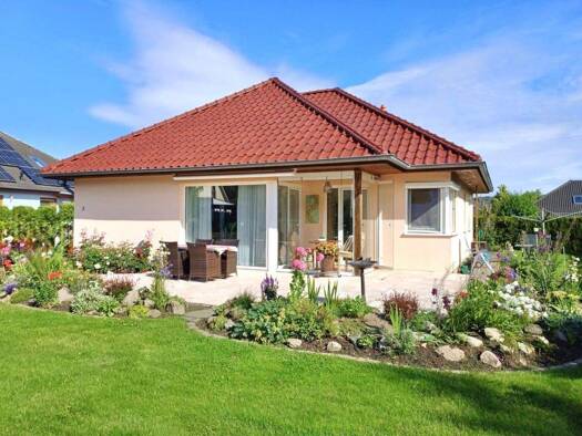 Bungalow zum Kauf provisionsfrei 399.900 € 3 Zimmer 91,1 m² 673 m² Grundstück Brinckmansdorf Rostock 18055