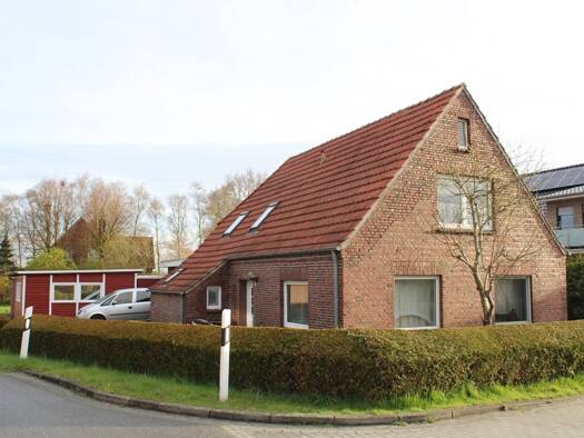 Einfamilienhaus zum Kauf 180.000 € 6 Zimmer 150 m² 1.003 m² Grundstück Utgast Holtgast 26427