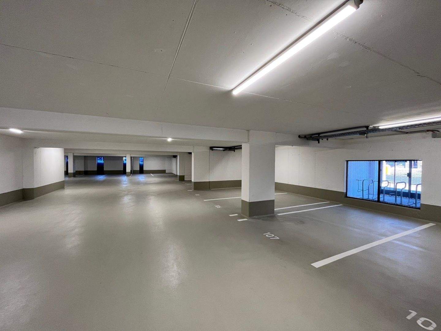 Parkhaus zur Miete - Ansicht 2