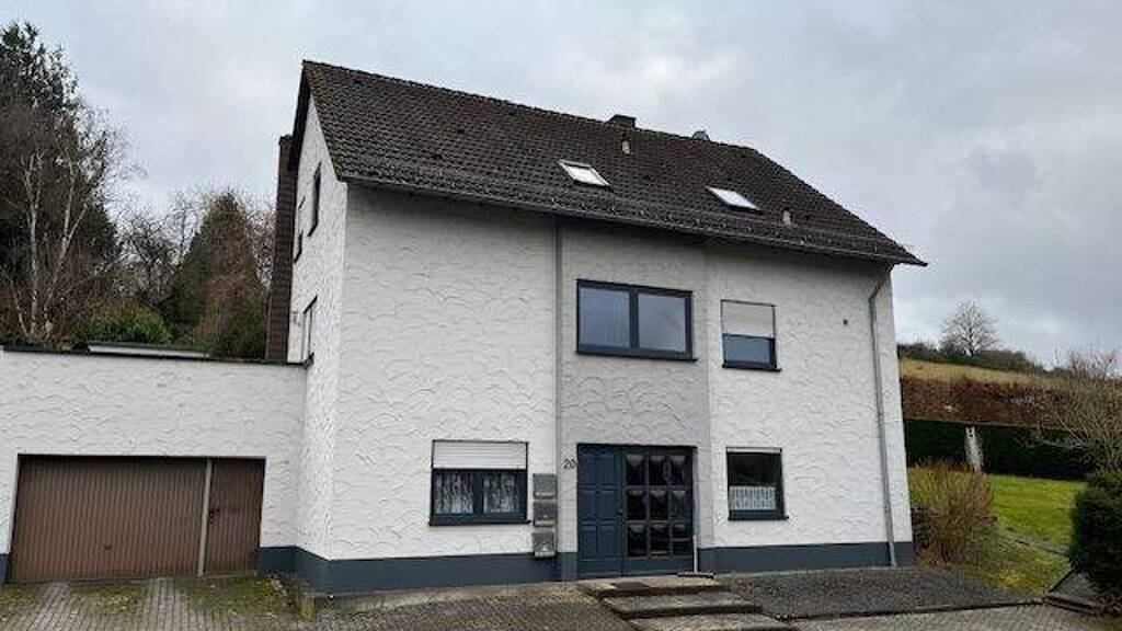 Wohnung zur Miete 695 € 3 Zimmer 77,4 m² 2. Geschoss frei ab 01.04.2026 Pluwig 54316