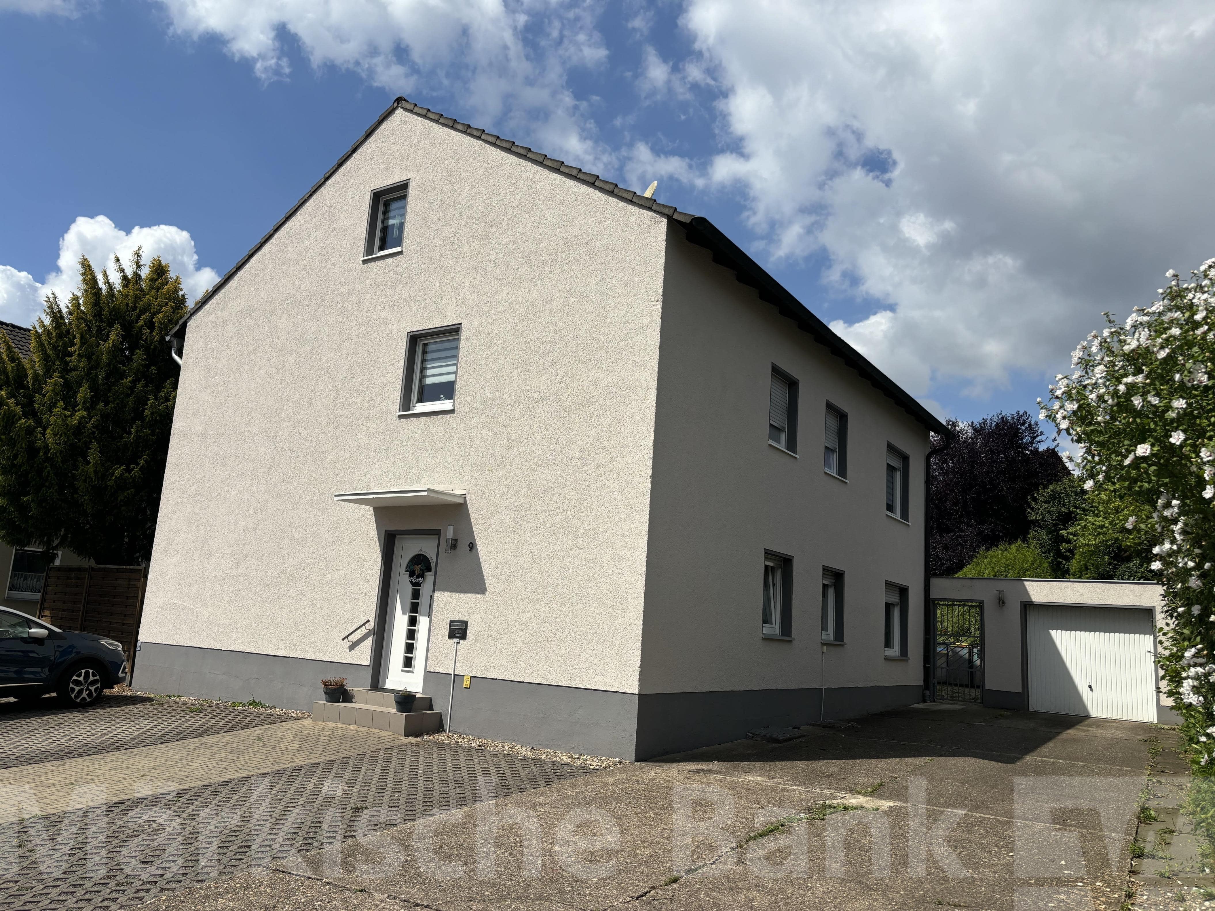 Mehrfamilienhaus zum Kauf 469.000 € 8 Zimmer 221 m²<br/>Wohnfläche 806 m²<br/>Grundstück City - Ost Dortmund 44135