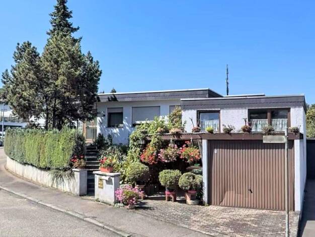 Einfamilienhaus zum Kauf 550.000 € 8 Zimmer 218,8 m² 558 m² Grundstück Sersheim 74372