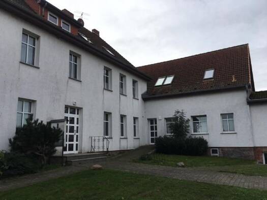 Wohnung zur Miete 335 € 2 Zimmer 55,6 m² 1. Geschoss frei ab sofort Dorfstr.90 Golchen 17089